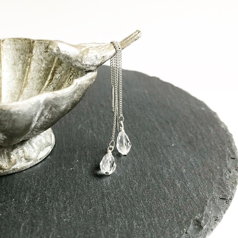 Silver threader earring with swarovski crystal - ピアス・イヤリング - ガラス 透明