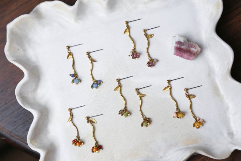 Miyama Sakura - Mineral crystal earrings, earrings and Clip-On(five colors) - ต่างหู - คริสตัล หลากหลายสี