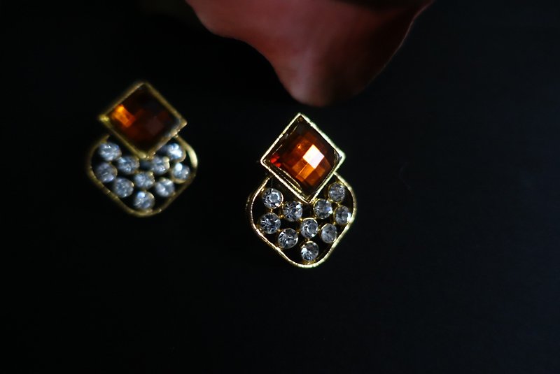 Antique Art deco amber rhinestone pin earrings - ต่างหู - โลหะ สีส้ม