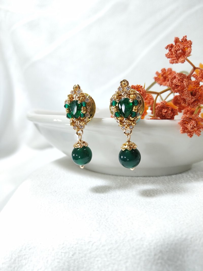 Natural stone series [collection luxury] pin earrings agate Stone - Earrings & Clip-ons - Semi-Precious Stones Green