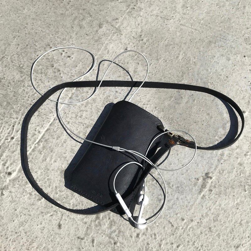 Mobile phone neck bag-phone case (iphone 7/7plus/x)/black leather - เคส/ซองมือถือ - หนังแท้ 