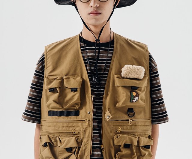 Fishing outlet vest outfit