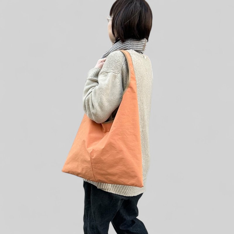 オオカミ少年ビッグ　オレンジ　KONBU　撥水加工ナイロン素材ワンショルダーバッグ - 側背包/斜背包 - 尼龍 橘色