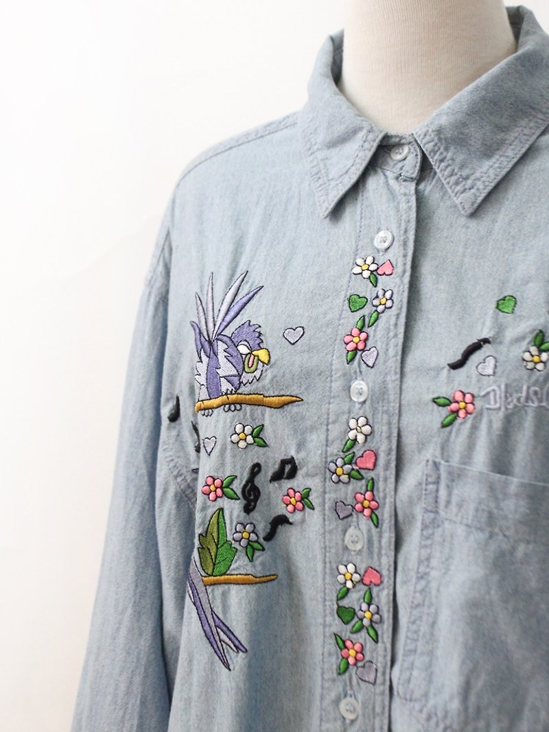 Vintage European Bird Flower Embroidery Loose Two Wear Denim Denim Light Blue Long Sleeve Vintage Shirt Jacket - Women's Shirts - Cotton & Hemp Blue