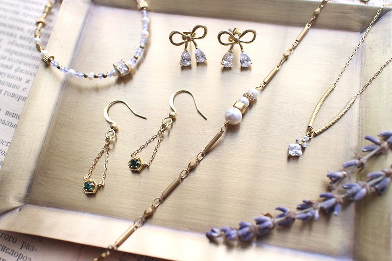 Goody Bag - Anniversary Fancy Frozen Bag - Jewelry Group B Hand Ring Necklace Earrings - สร้อยข้อมือ - โลหะ 
