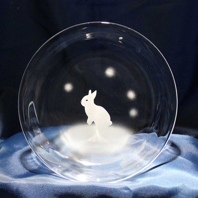 うさぎモチーフのガラス小皿  雪のうさぎたち 立ち姿 名入れ加工対応品(別売りオプション) - 小碟/醬油碟 - 玻璃 透明