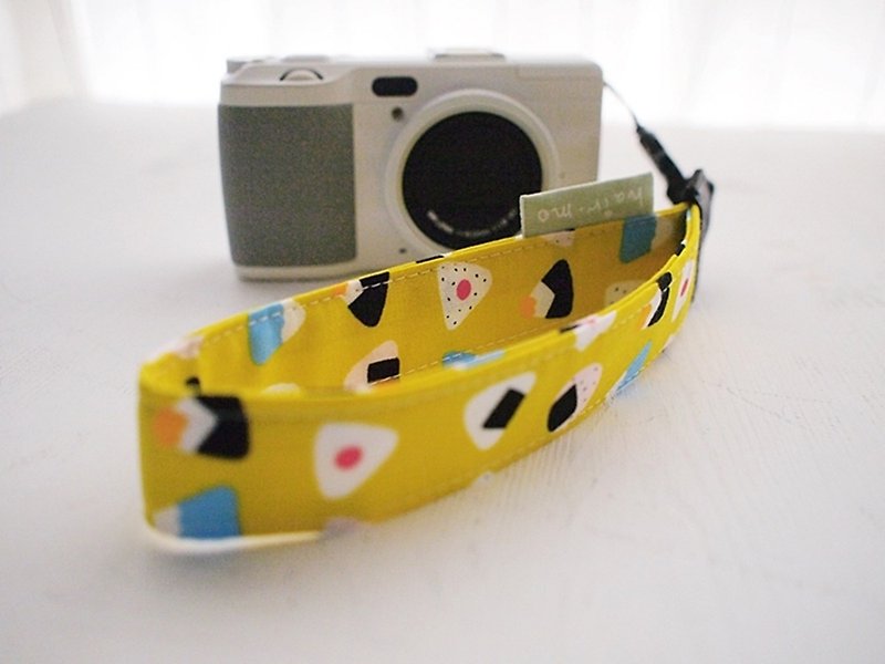 Hairmo triangle rice ball single hanging wrist camera strap - mustard (single hole 17) - กล้อง - ผ้าฝ้าย/ผ้าลินิน สีเหลือง