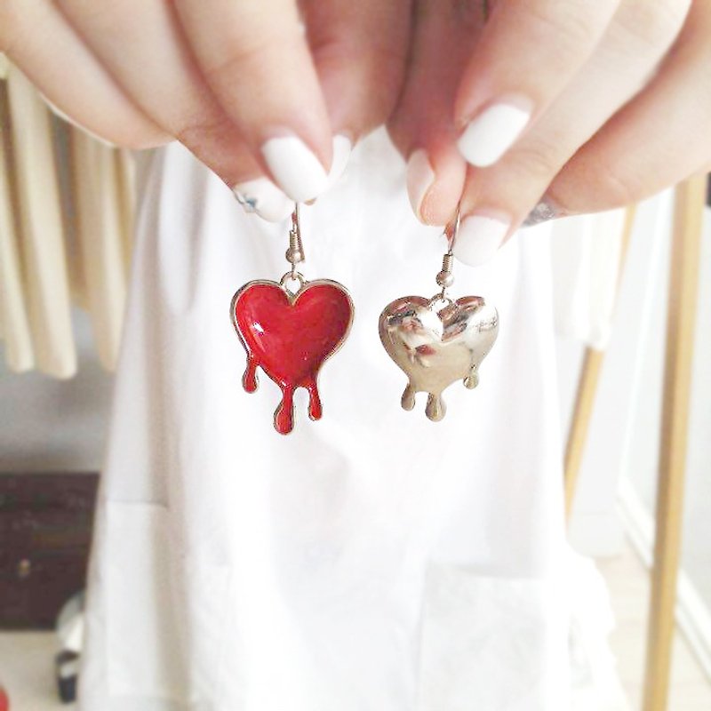 Melting Heart Earrings, Red Heart Earrings, Red Melting Heart Earrings, Double Sided Earrings - ต่างหู - โลหะ สีแดง