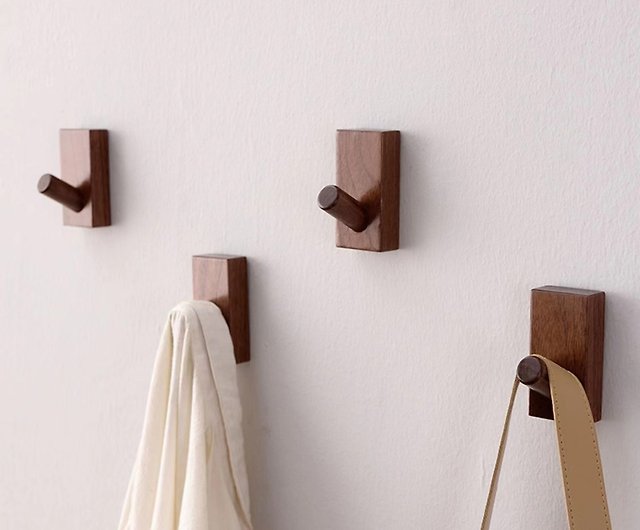 wooden hook/hat hook /coat hook/wall hanging - Shop mzdesign Hangers & Hooks  - Pinkoi