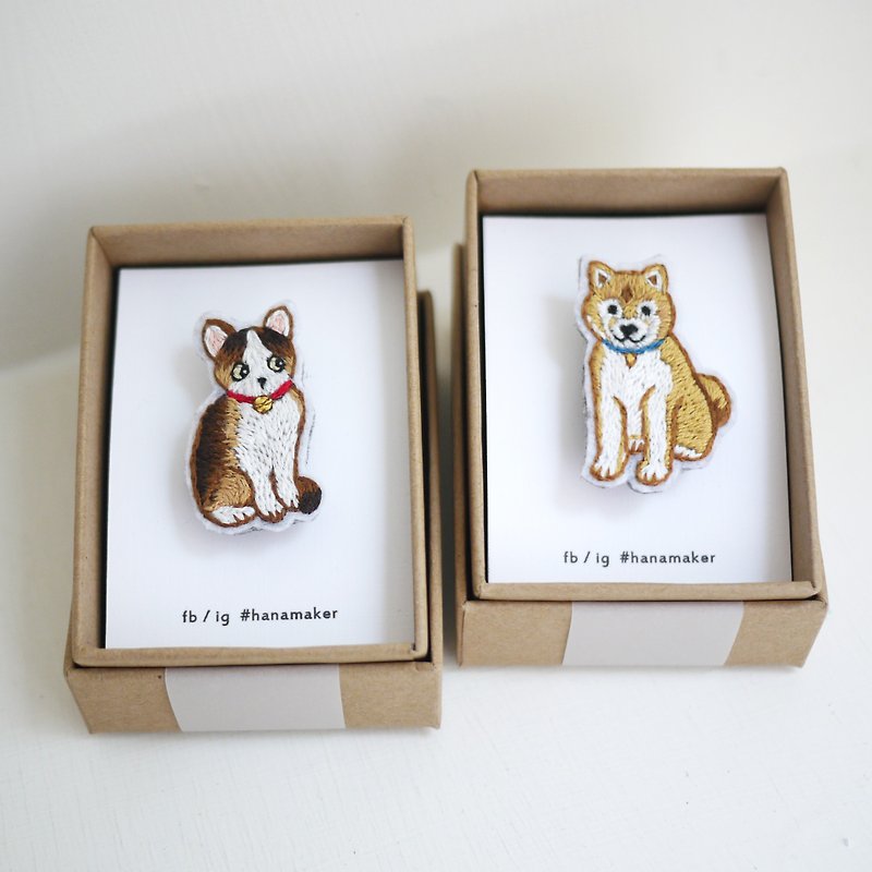 Cat and Dog couples hand-embroidery brooch - Brooches - Thread 