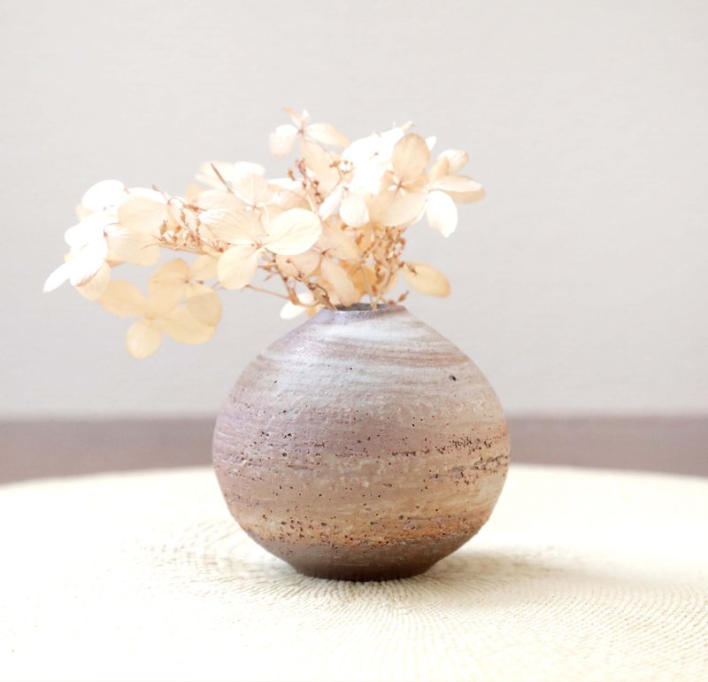 薪窯焼成 / 赤陶土と白化粧の刷毛目一輪挿し - 花瓶/花器 - 陶 咖啡色