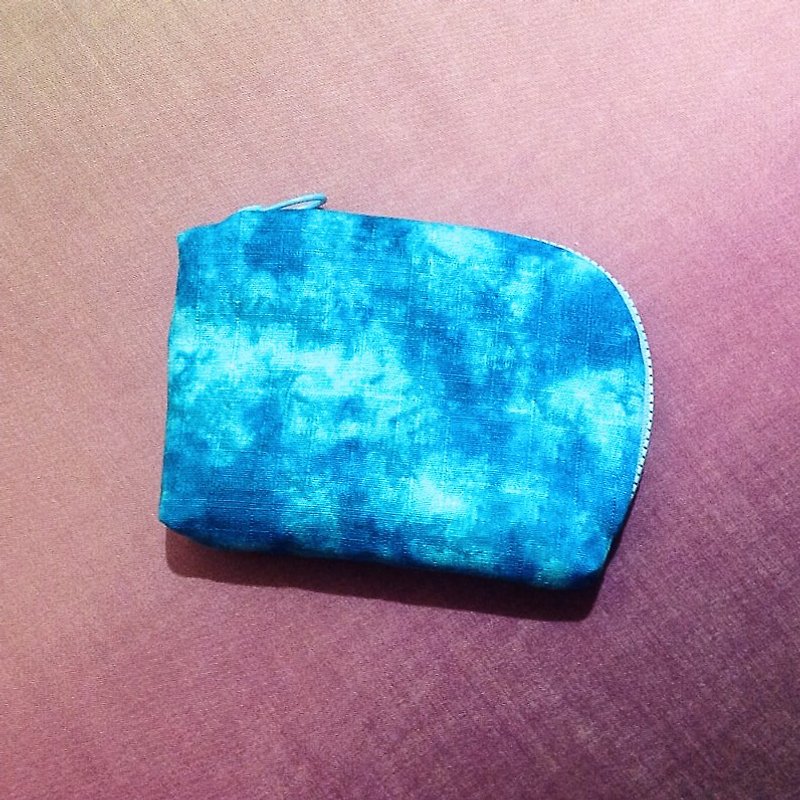 Mother Nature's Creativity_My Glück Ocean Figure Hand-Dyed Fabric Pouches - กระเป๋าเครื่องสำอาง - ผ้าฝ้าย/ผ้าลินิน สีน้ำเงิน