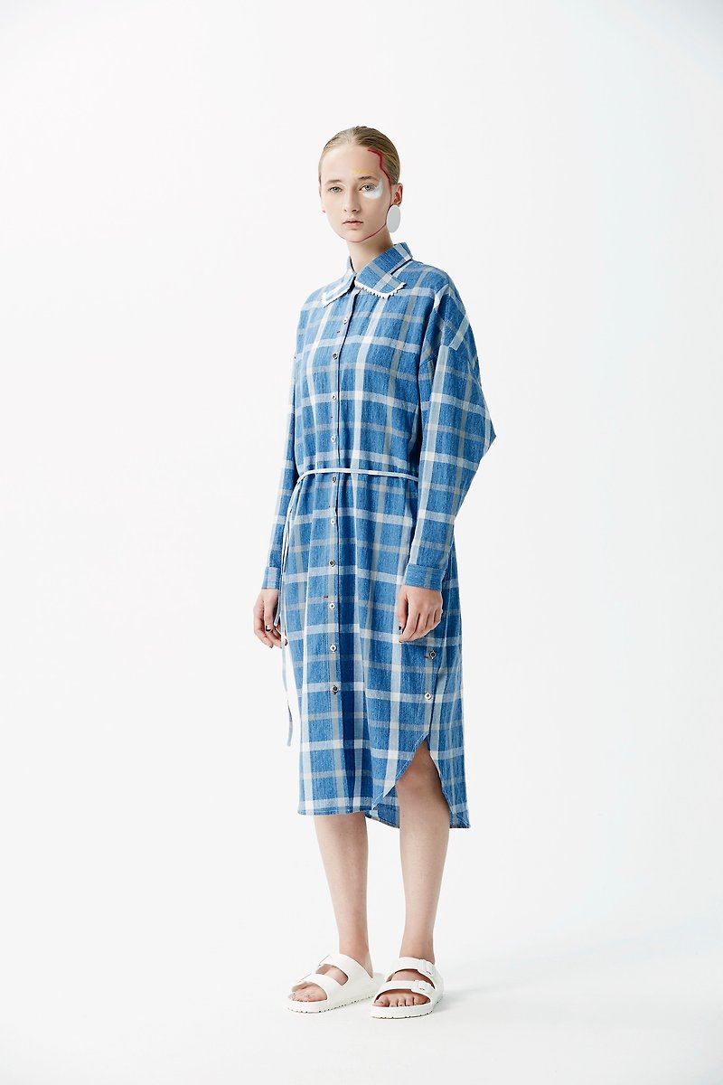 ZUO - Original embroidered collar Plaid Shirt Dress - ชุดเดรส - ผ้าฝ้าย/ผ้าลินิน สีน้ำเงิน