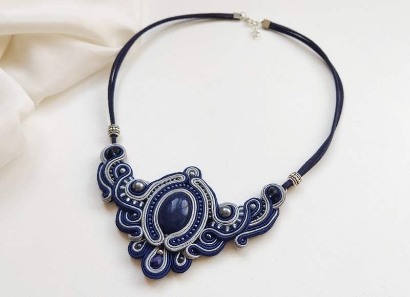 Blue necklace with stone, Lapis Lazuli Necklace, Handcrafted designer necklace - สร้อยคอ - เครื่องเพชรพลอย สีน้ำเงิน