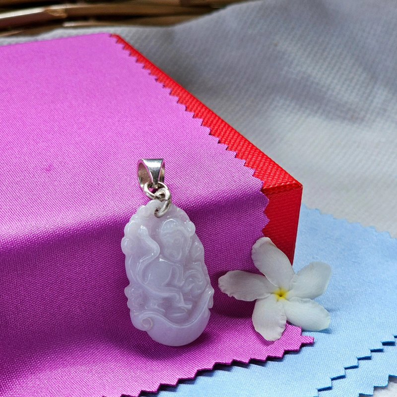 Zodiac Jade Pendant Carved Monkey White Jadeite Clear Texture Beautiful - 其他 - 玉石 白色
