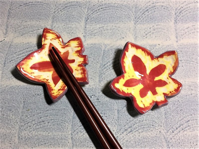 Maple Leaf red chopsticks shelf _ pottery chopsticks rack - ตะเกียบ - ดินเผา สีแดง