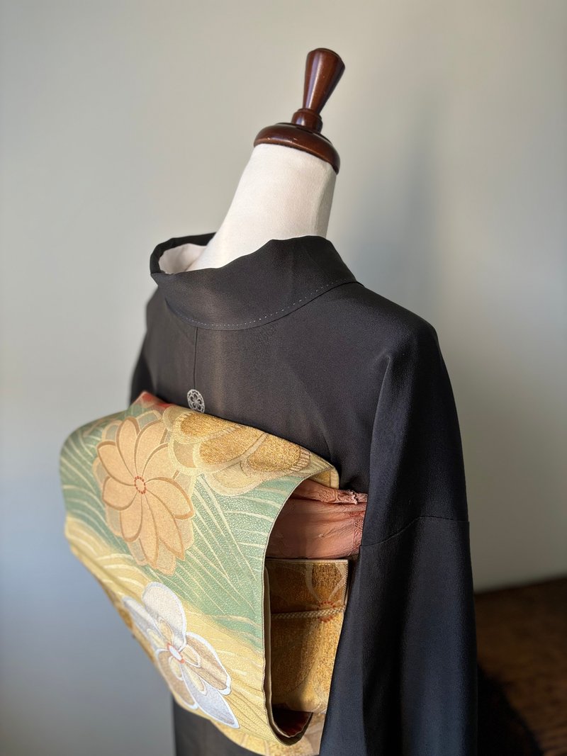 山茶花五紋付黑留袖古董和服 - 洋裝/連身裙 - 絲．絹 黑色