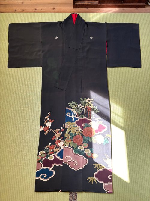 椿五つ紋付き黒留袖アンティーク着物 - ショップ 【藏私‧Collection