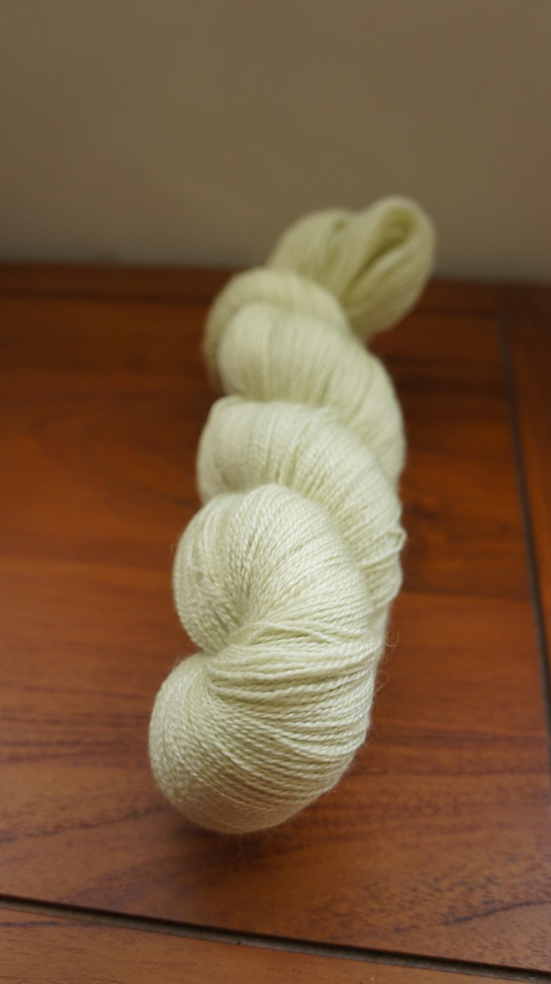 Hand dyed lace thread. Green yarn (BFL/Silk8020) - Knitting, Embroidery, Felted Wool & Sewing - Wool 