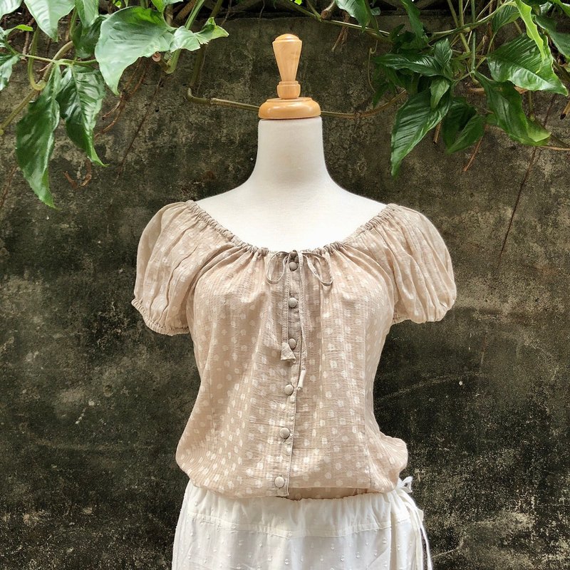 Kasis Dot Bella Top. Indian hand-engraved stamp and plant-dyed French vintage blouse - เสื้อผู้หญิง - ผ้าฝ้าย/ผ้าลินิน สีกากี