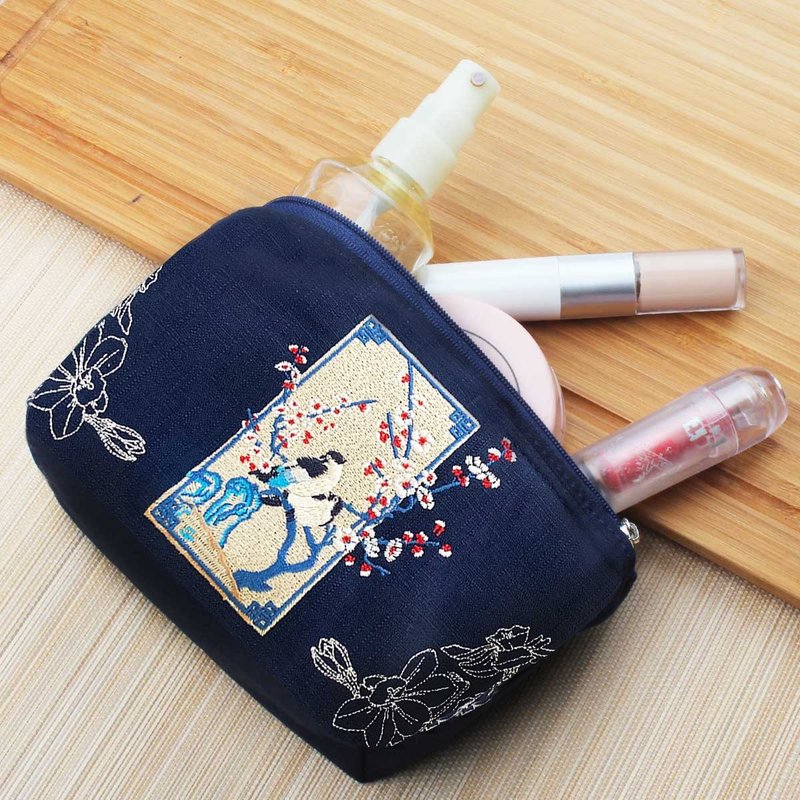 先春四喜刺繡化妝包 - 化妝包/收納袋 - 其他材質 