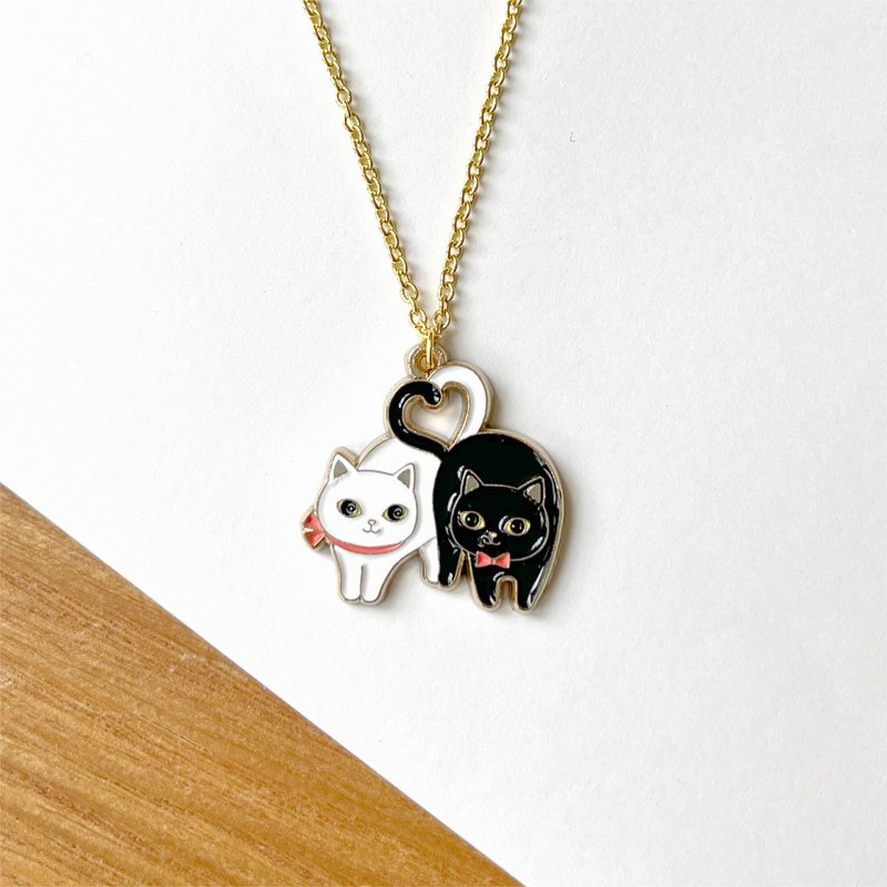 Meow黑貓白貓心心尾巴頸鏈 - 項鍊 - 琺瑯 白色