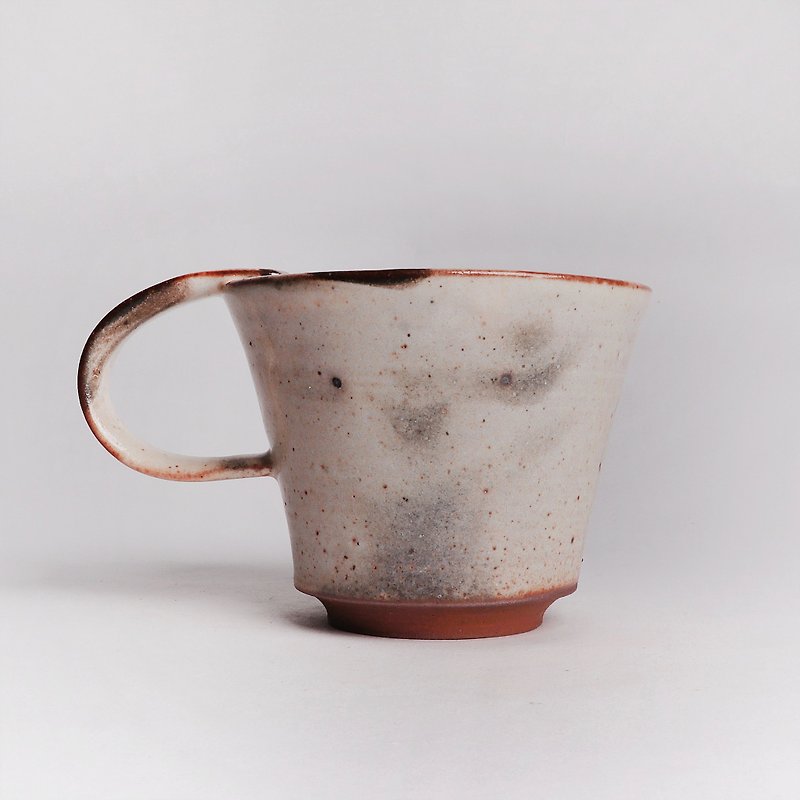 明芽窯 l 志野碳痕鐵斑咖啡杯 - 咖啡杯 - 陶 多色