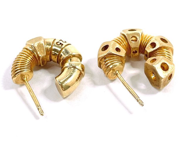 Bottega Veneta ゴールドフープピアス　美品 日本直送 中古美品】ボッテガヴェネタ BOTTEGAVENETA ピアス スレッド