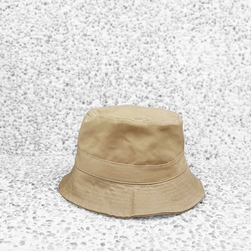 Extremely simple cotton double-sided hand-top flat fisherman hat - milk tea khaki - หมวก - ผ้าฝ้าย/ผ้าลินิน สีนำ้ตาล