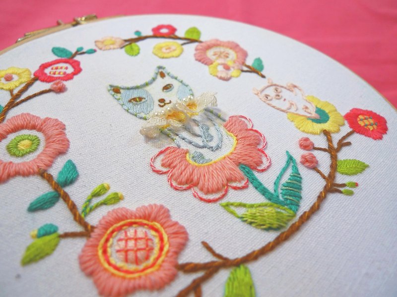 ┋ embroidery application course ┋ Taipei, a total of 2 classes. - เย็บปัก/ถักทอ/ใยขนแกะ - งานปัก สีแดง
