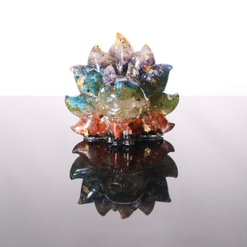 [Fast Shipping] Healing the Rainbow Nine-tailed Fox-Crystal Ore Orgonite Fox Ornament Orgonite Chakra - ของวางตกแต่ง - เครื่องประดับพลอย หลากหลายสี