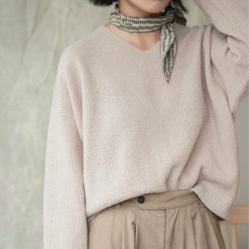 Eric Houmai | Beige V-neck loose retro movie color wool blend sweater plain simple wide sleeve - สเวตเตอร์ผู้หญิง - ขนแกะ สีกากี