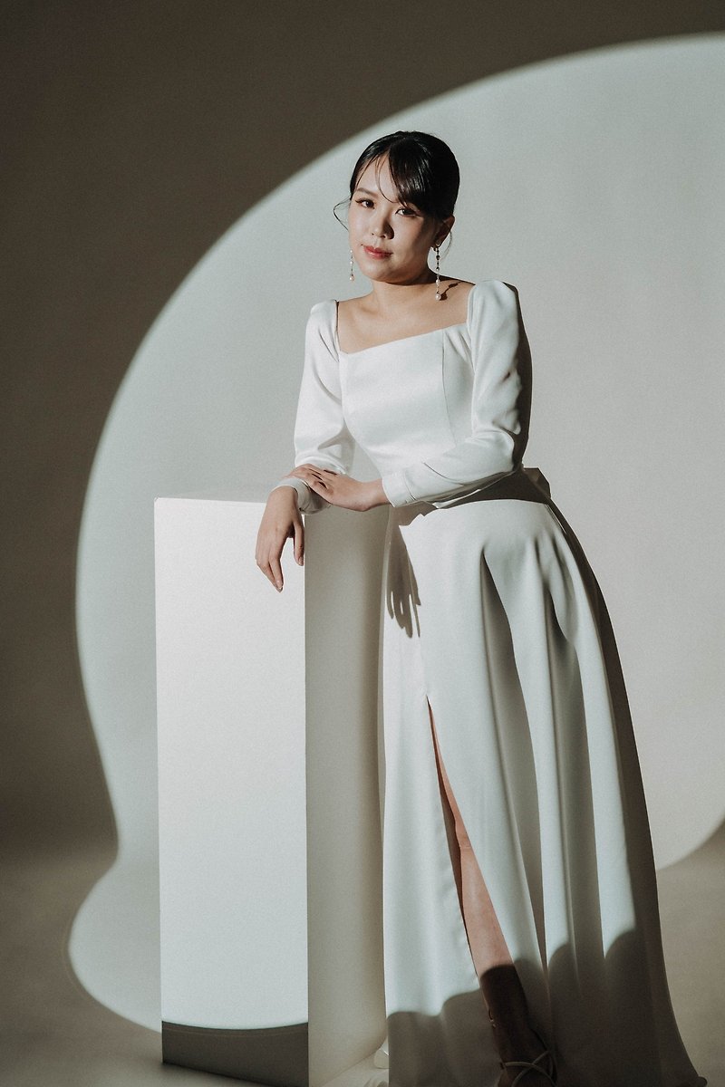 WhiteLits Hong Kong self-designed light wedding dress and light evening wear - ชุดราตรี - ผ้าไหม ขาว