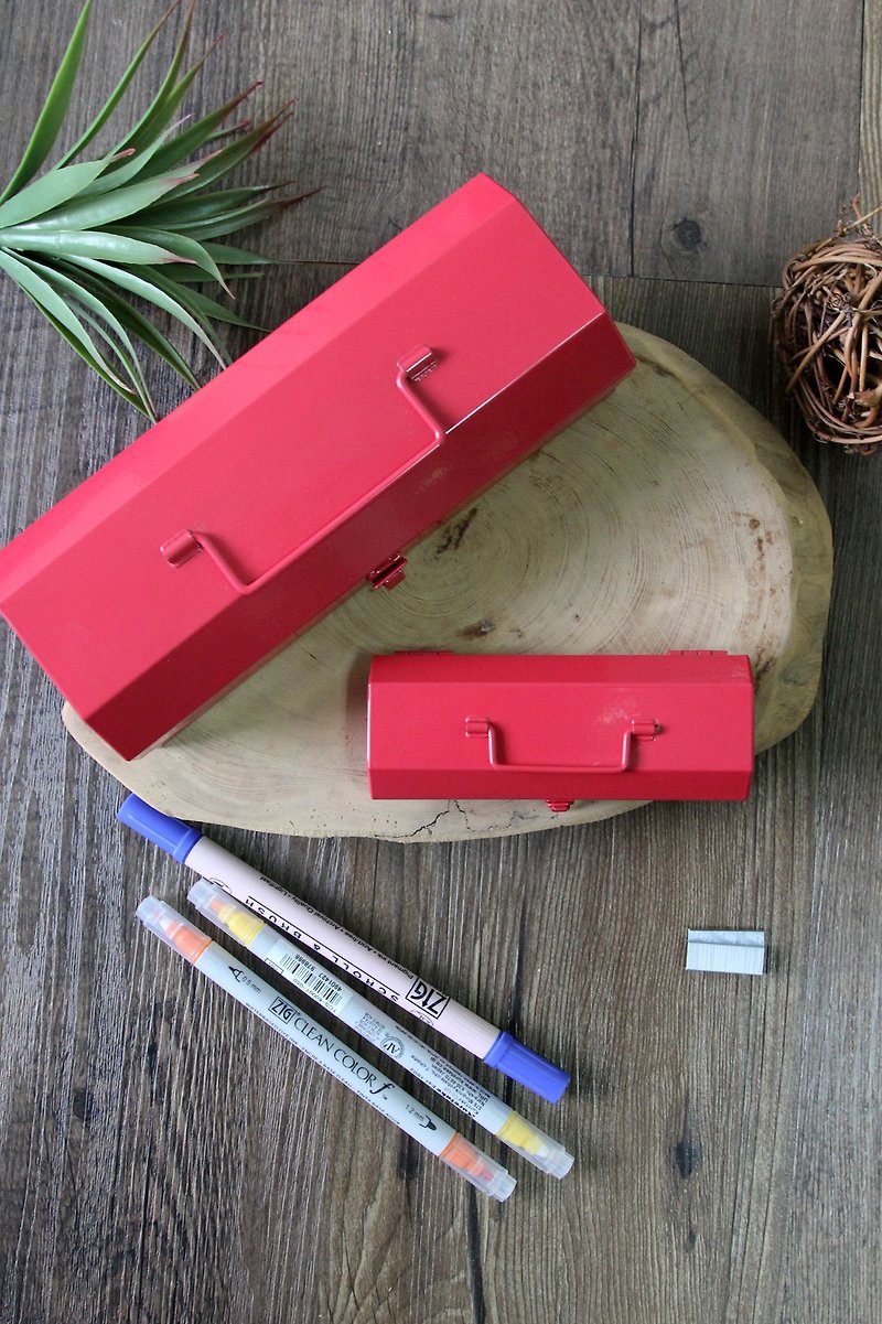 Japan Magnets Retro Industrial Style Mini Toolbox / Pencil Box / Storage Box (Red) - Pencil Cases - Other Metals Red
