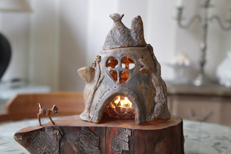 Lovely forest hut pottery lamp (for candles) - โคมไฟ - ดินเผา สีนำ้ตาล