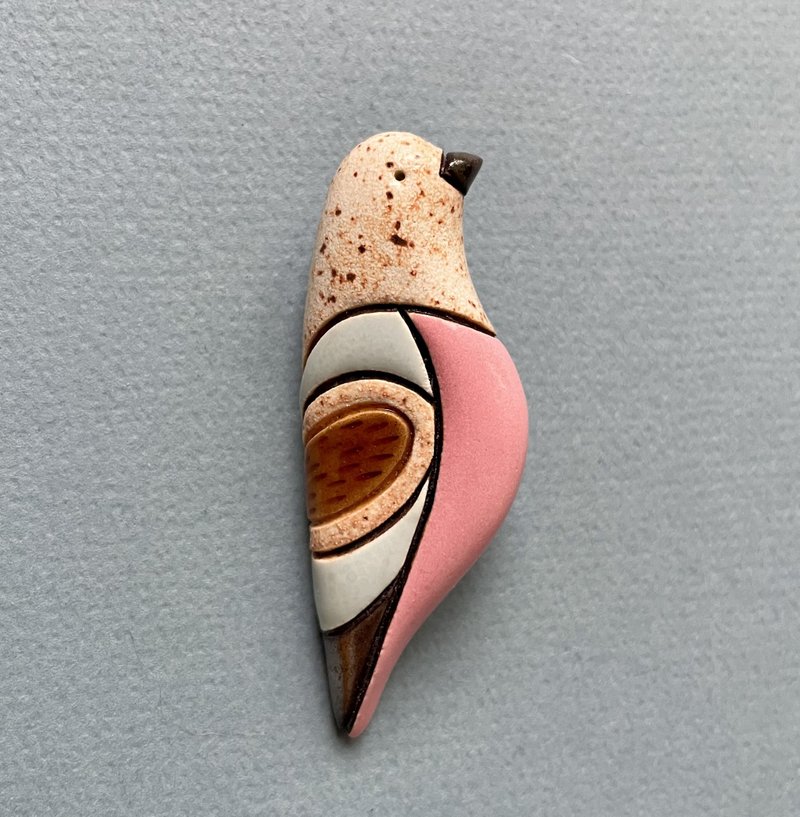 Bird Ceramic Brooch. Pottery Pin. Jewelry. Gift - เข็มกลัด - ดินเผา สึชมพู