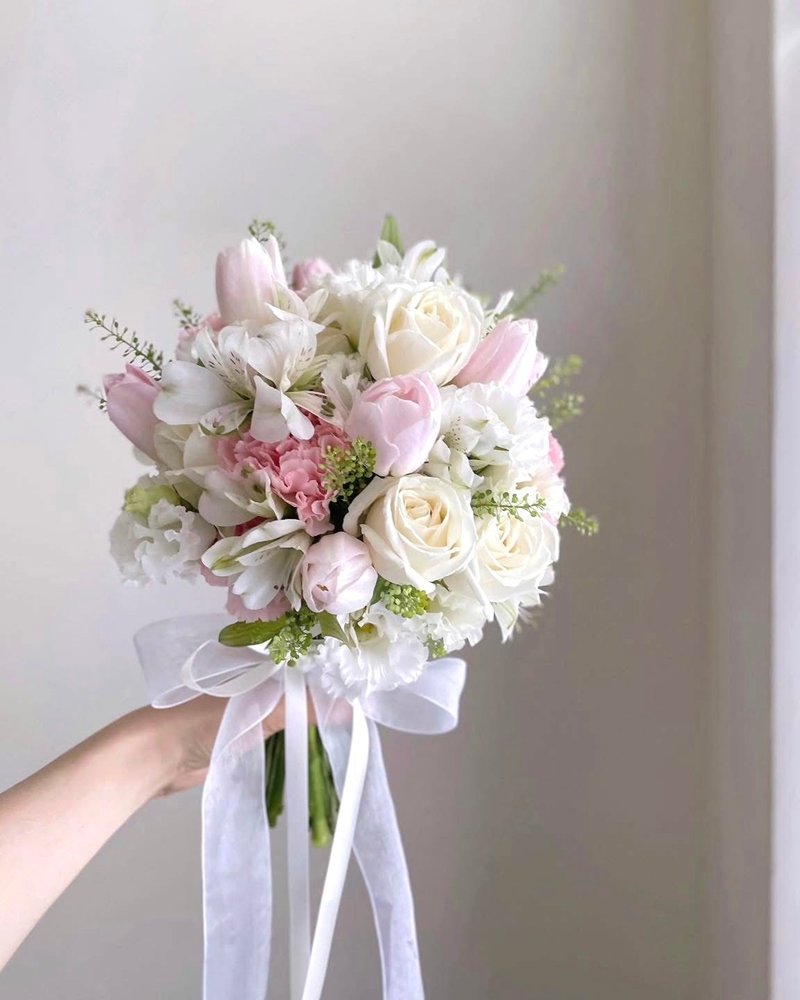 【鮮花】白粉色玫瑰鬱金香康乃馨圓形鮮花捧花 - 其他 - 植物．花 粉紅色