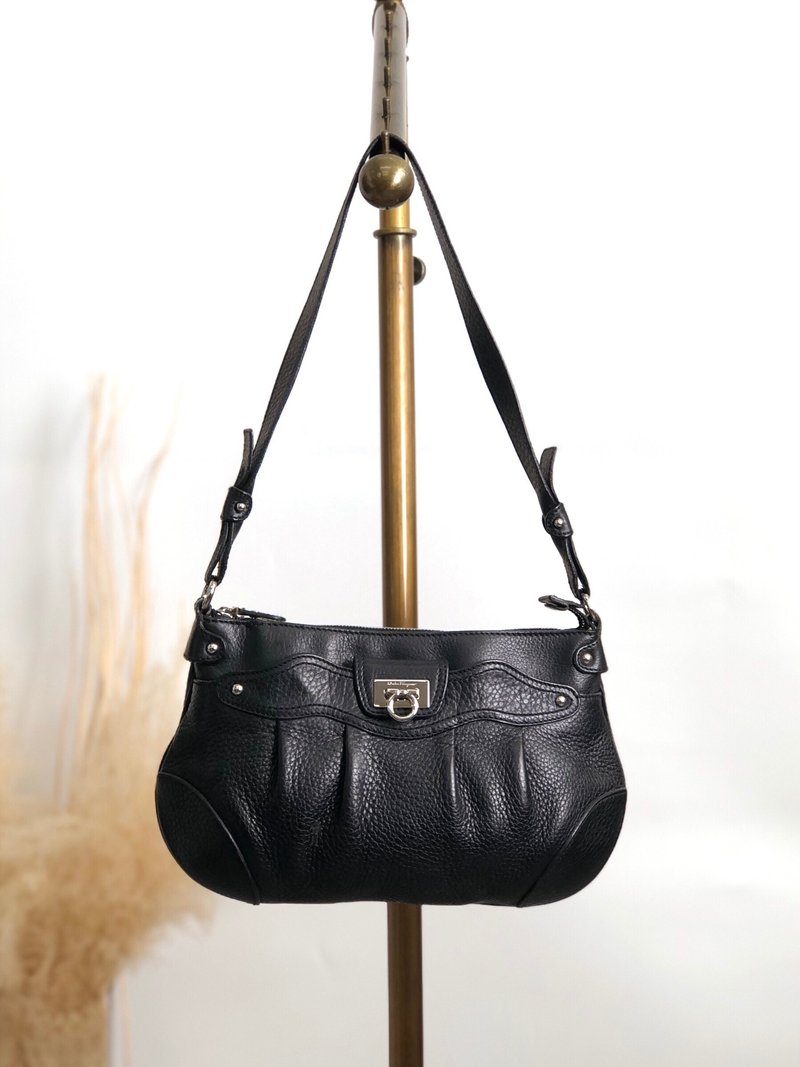 【 日本直送　名牌中古包 】Salvatore Ferragamo ショルダーバッグ ブラック ガンチーニ レザー ワンショルダーバッグ 7d7bxa - 側背包/斜背包 - 真皮 黑色
