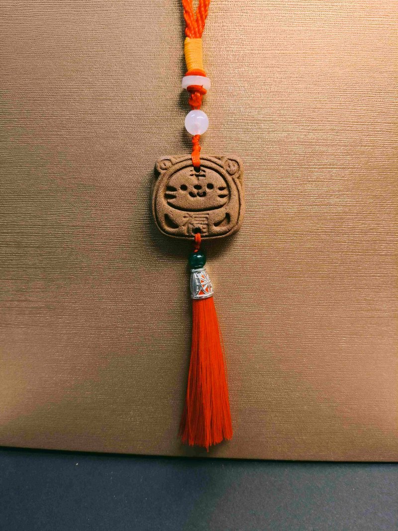 Single-Sided Auspicious Tiger Incense Tablet Ornament - พวงกุญแจ - วัสดุอื่นๆ สีนำ้ตาล