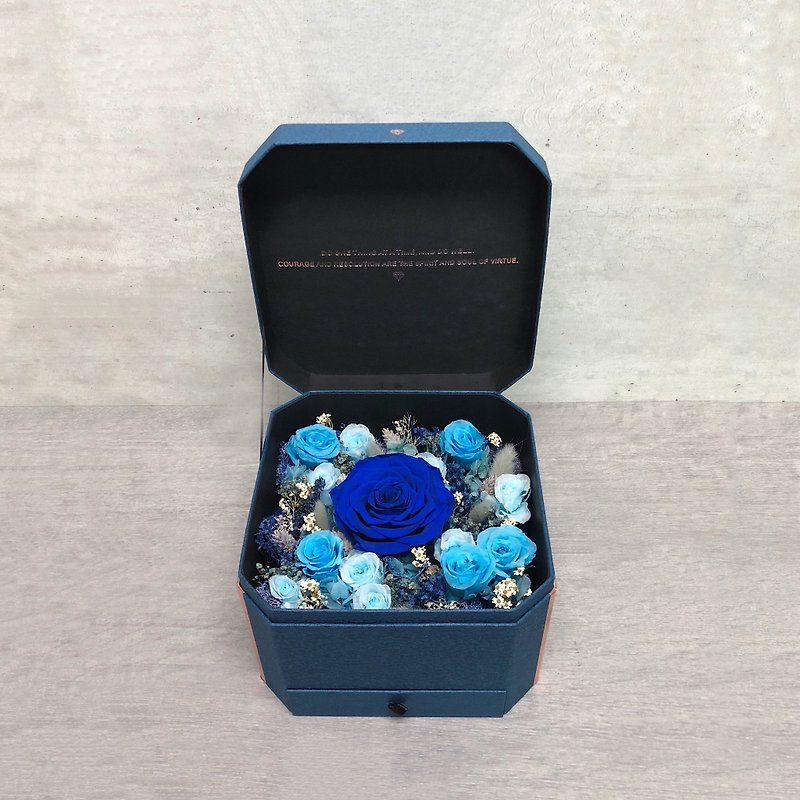 永遠のバラの花のギフトボックス - ドライフラワー・ブーケ - 寄せ植え・花 ブルー