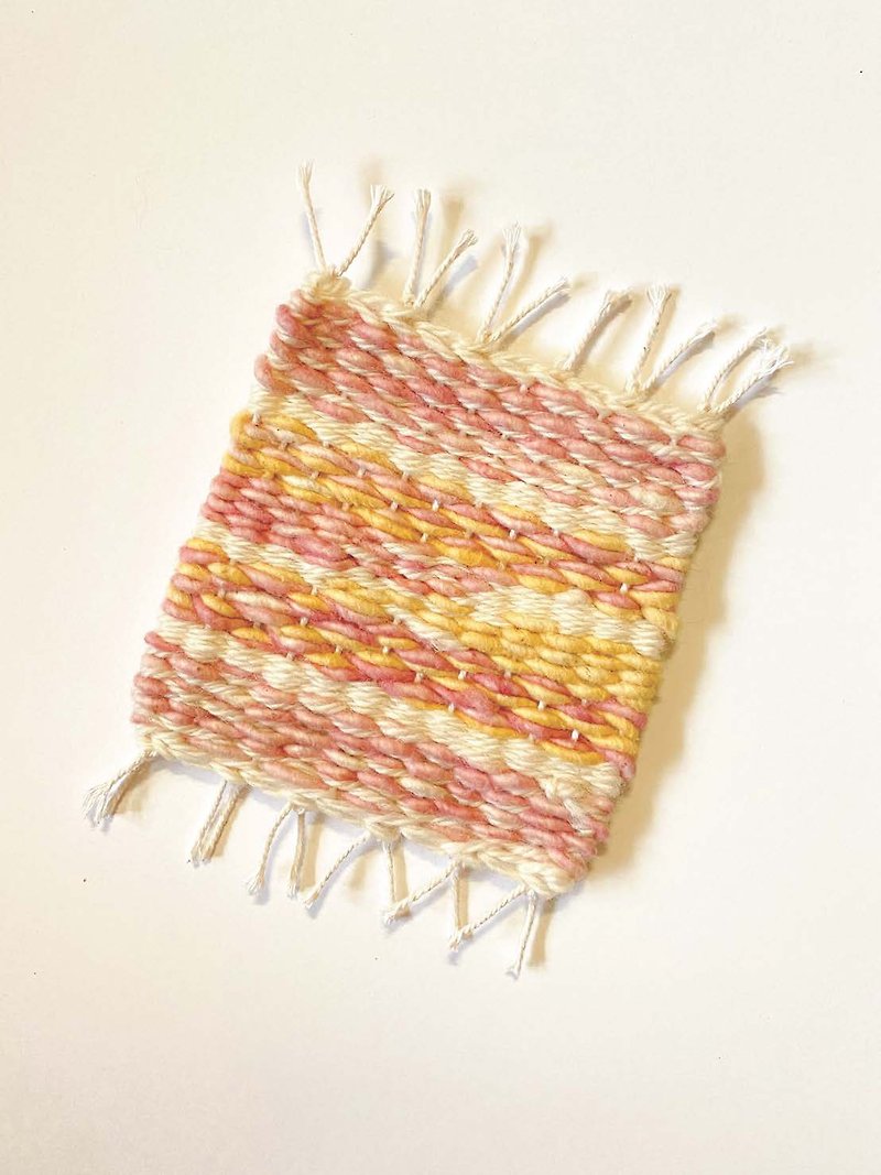 Mini weaving fabric coaster ( cup/glass pad ) - 餐桌布/餐墊 - 其他材質 多色