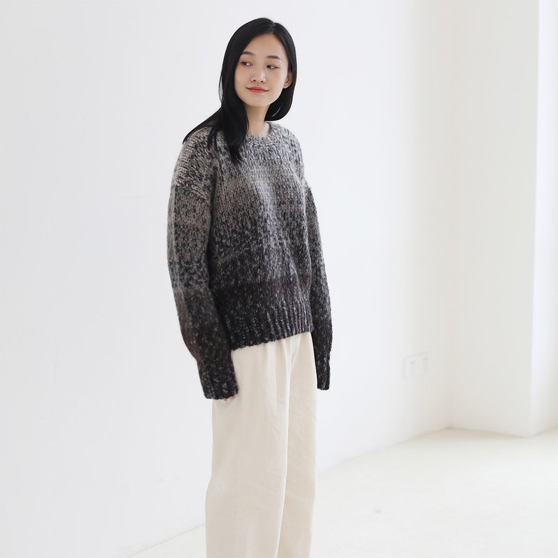 KOOW Smoke Smoke Gradient Couple Models Mohair Apaka Blend Sweater - สเวตเตอร์ผู้หญิง - ขนแกะ 