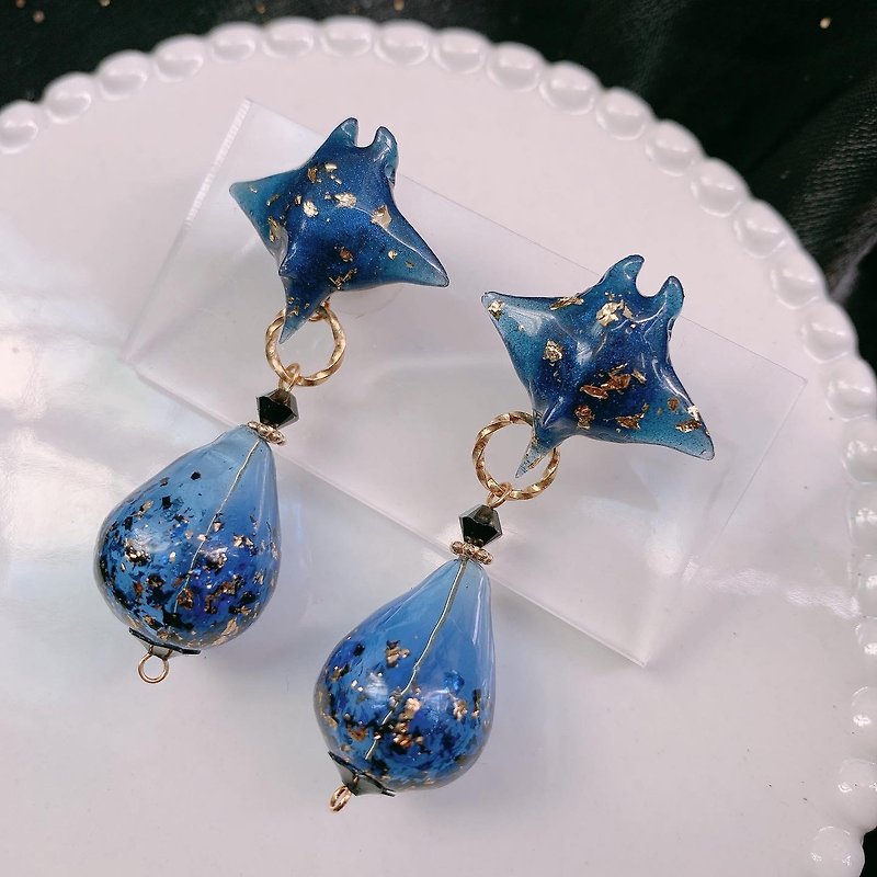 [Deep Sea Treasure] Yeliu Style Ear Needles/ Clip-On - ต่างหู - แก้ว สีน้ำเงิน
