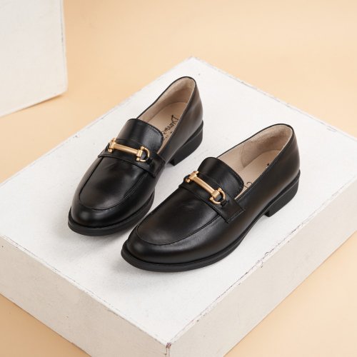 DREAMS SHOP 友善尺碼37-45 面試上班 MIT真皮馬銜釦平底樂福鞋 黑色