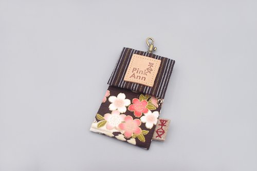 Pink Ann 平安 平安經典卡包-花開富貴(咖) 日本燙金布 卡包名片包、印章收納包
