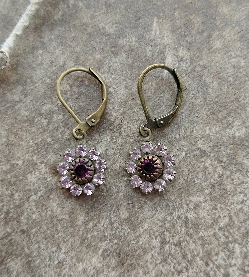 紫色古董玻璃花朵耳環 - 耳環/耳夾 - 其他金屬 紫色