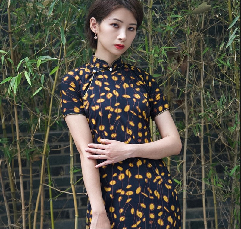 Retro style of the Republic of China, traditional print, slim fit, elegant, ancient long cheongsam - Qipao - Other Materials Black