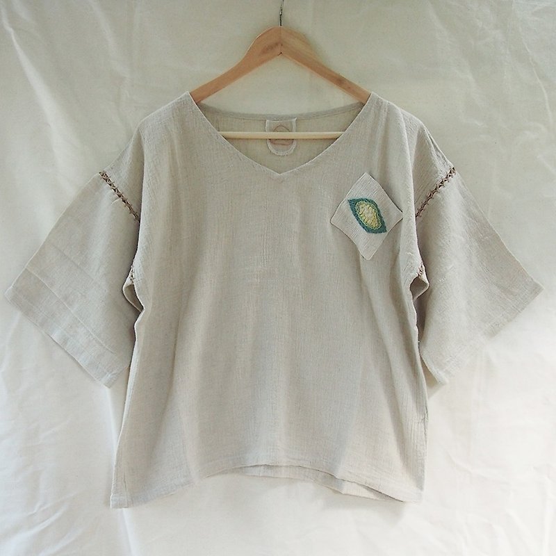 linnil: Bitter gourd pocket / Almost square blouse - Women's Tops - Cotton & Hemp Green