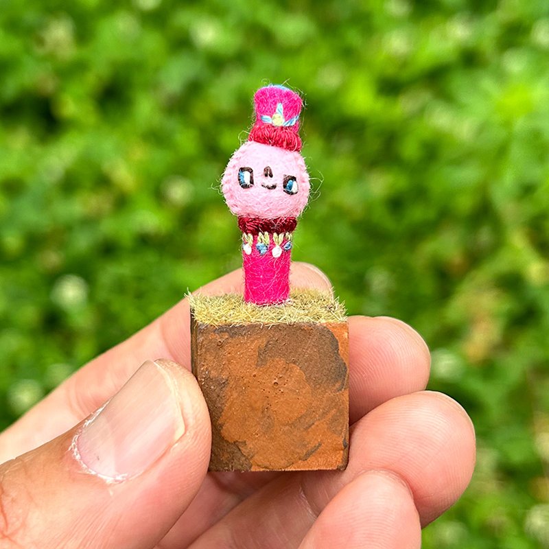 チムチムニー　　台座に乗っちゃって - 擺飾/家飾品 - 羊毛 多色