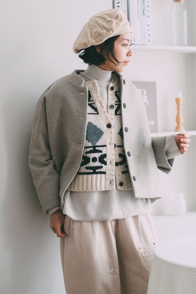 Icelandic Knit Small Cardigan Vest Wool 70% - 2 Colors - Polar Bear - เสื้อกั๊กผู้หญิง - ผ้าฝ้าย/ผ้าลินิน ขาว